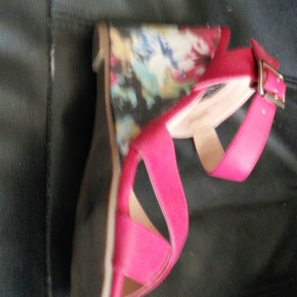 Pink Sandals - Picture 2 of 4