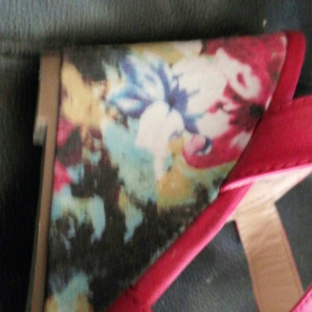 Pink Sandals - Picture 3 of 4
