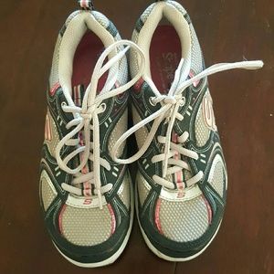 Skechers sneakers