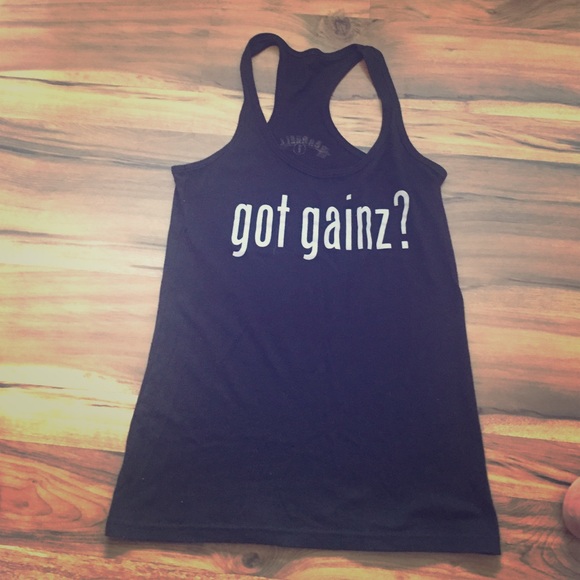 Graphic tank