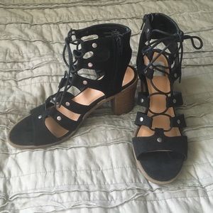 Adorable DV sandals👌🏼