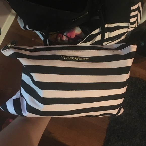 Victoria's Secret bag - Picture 3 of 4