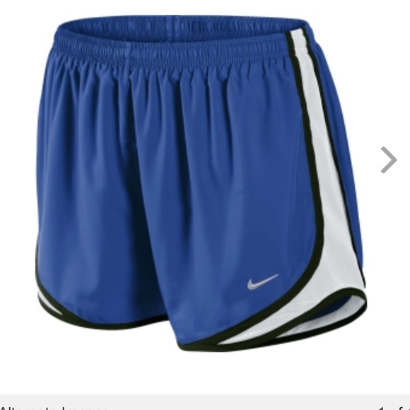 Nike shorts size small