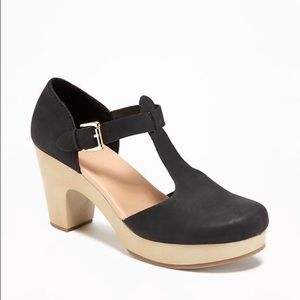 Old Navy T-strap clogs