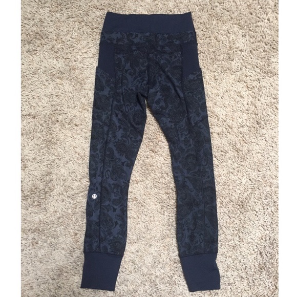 Lululemon Inkwell Enroute yoga pants