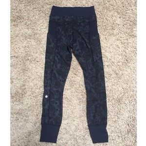Lululemon Inkwell Enroute yoga pants