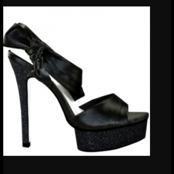 H by Halston Gloria sandal