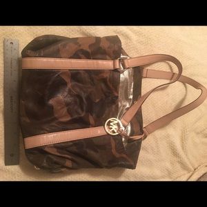 MK army print bag / wallet soft leather.