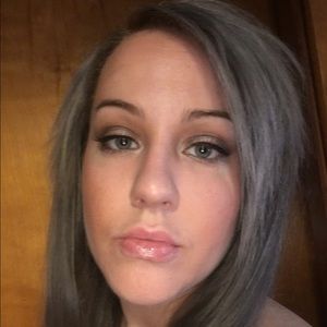 Meet your Posher, Celeste