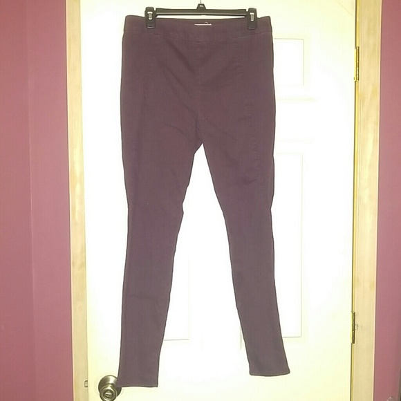 Burgundy stretch pants!