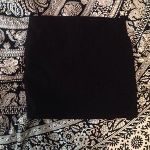 black mini skirt (NWOT)