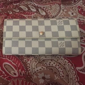 Sarah LV Wallet