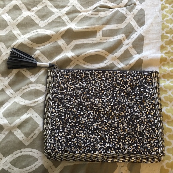 Mossimo sequenced clutch!