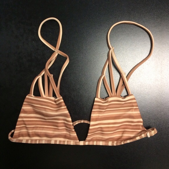 Acacia Santorini top in tanlines