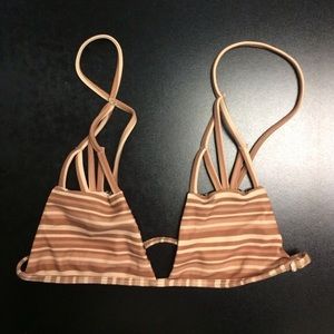 Acacia Santorini top in tanlines