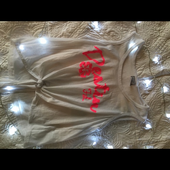 Size M knotted tank top