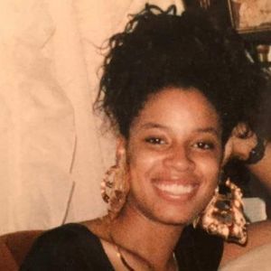 Meet your Posher, Mona