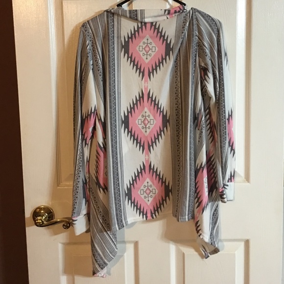 Cute little cardigan. Size small. - Picture 2 of 3
