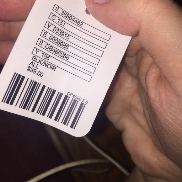 LAST PRICE DROP NWT urban outfitters crossbody. - Picture 4 of 4