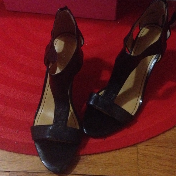 Nine West brand Black low-heeled shoes without box - Picture 2 of 4