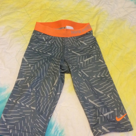 Nike pros mid leg