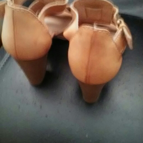 Sandals - Picture 2 of 4