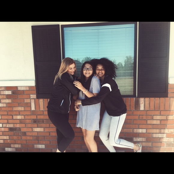 Meet your Posher, Kalista - Picture 1 of 2