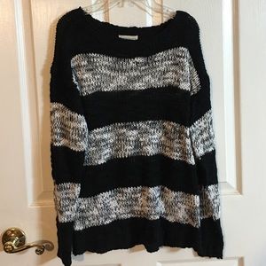 Sweater. Size large.