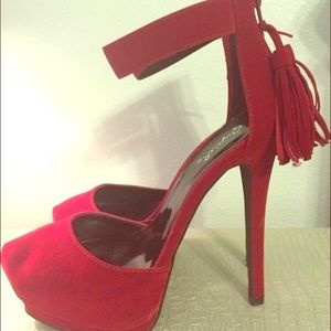 Adorable red velvet fringe pumps