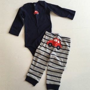 🦩Carter's/ Bodysuit and pant set