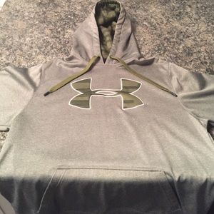 Under Armour hoodie. Size M