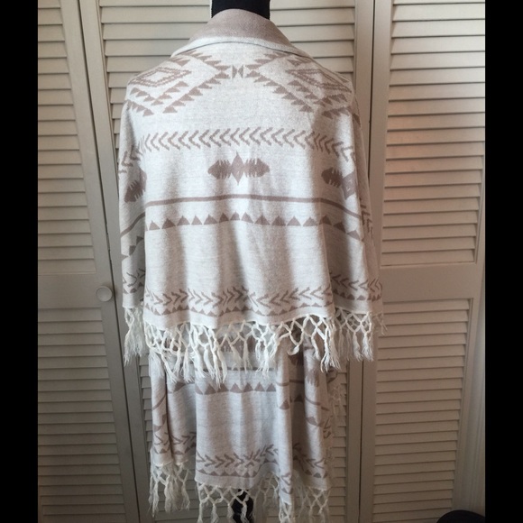 🍂🍁Gorgeous Vest 🍁🍂 - Picture 2 of 4