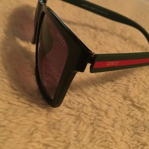 GUCCI SUNGLASSES