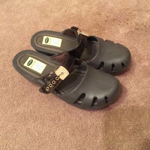 Dr.Scholls crazy feel good clogs