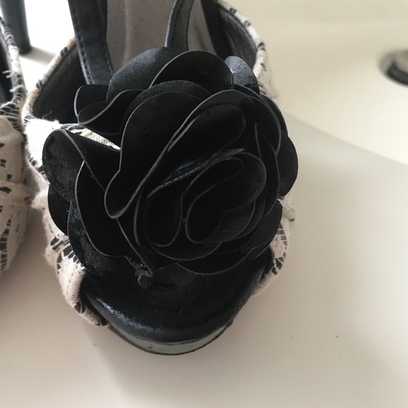 High heels - Picture 2 of 3