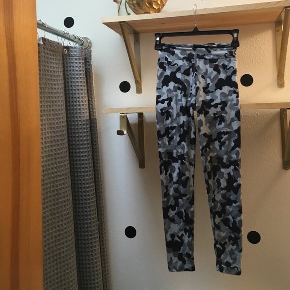 Tween Lularoe black and white camo print leggings