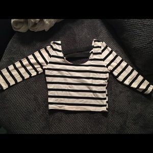 Long sleeve crop top