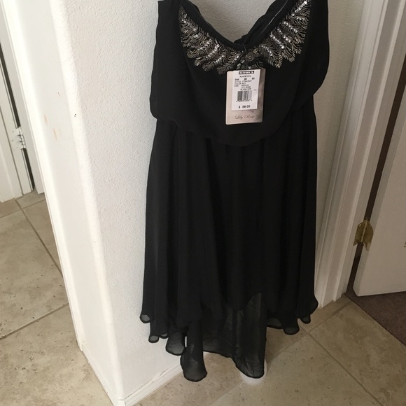 Dress - Picture 2 of 3