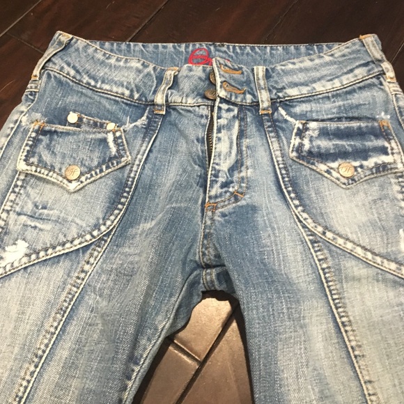 Jeans - Picture 2 of 4