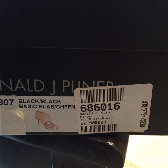 Donald J Pliner black size 11 shoes - Picture 4 of 5