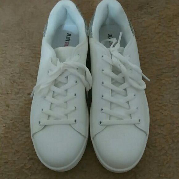 Woman's Just Fab White Shoes - Picture 1 of 4