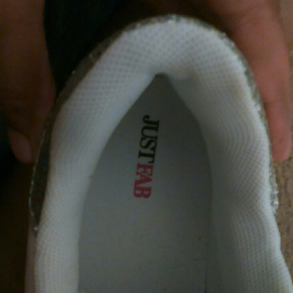 Woman's Just Fab White Shoes - Picture 3 of 4