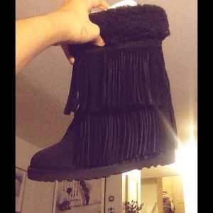 Black Steve Madden fringe boots