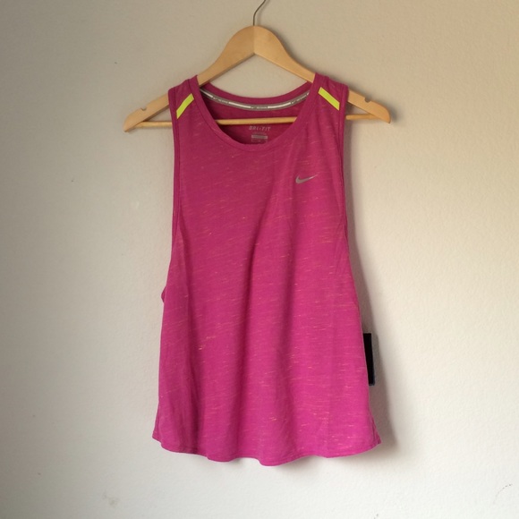 SOLD💎 Nike Pink Open Back Muscle Tank Top - Picture 2 of 4