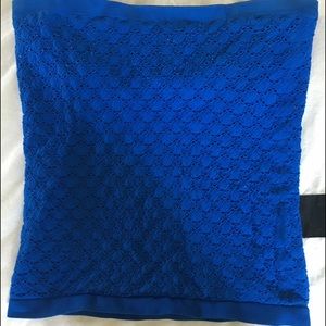 Textured blue tube top