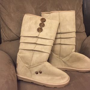 NEW tan boots