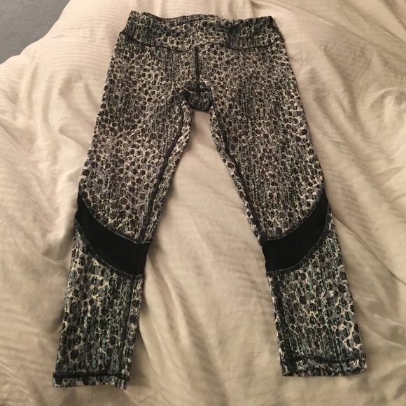 Gaiam workout leggings with mesh stripe