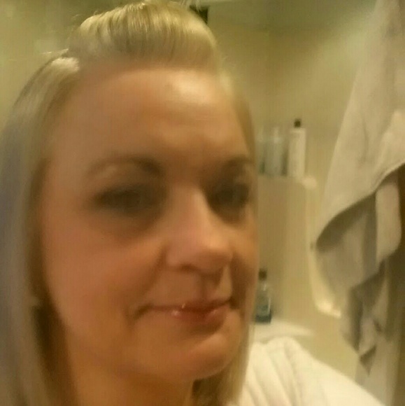 Meet your Posher, Mindy - Picture 1 of 1