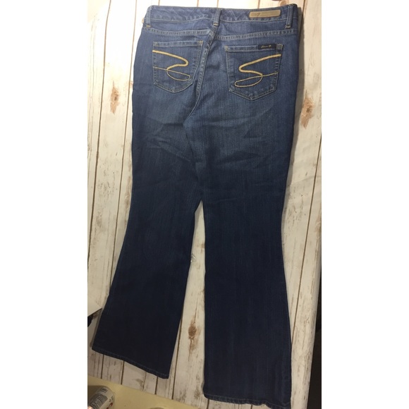Seven7 Jeans - Seven flares size 10 inseam 31 inches Seven7 Jeans - Seven flares size 10 inseam 31 inches