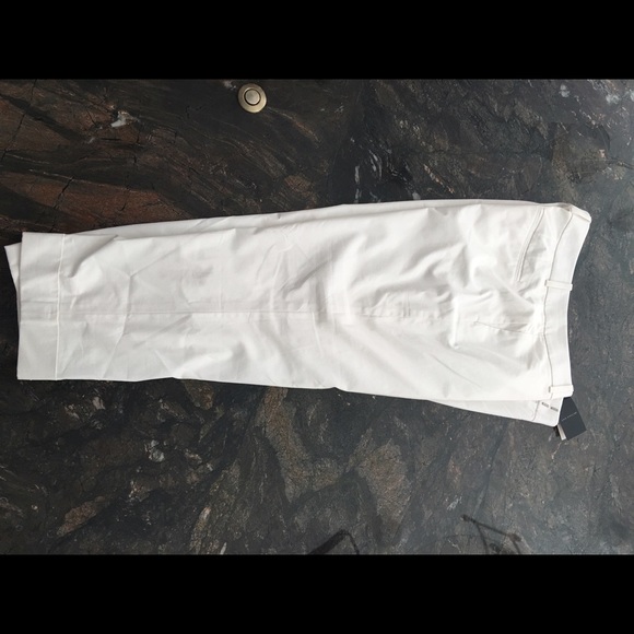 Tags on! Jazzy white cropped pants